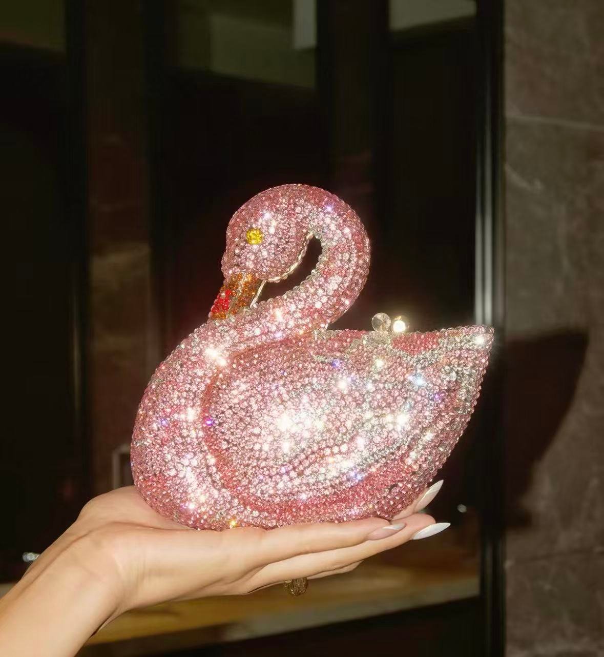 微信图片_20260817144726_271_121 Pink Swan Crystal Clutch - Image 1